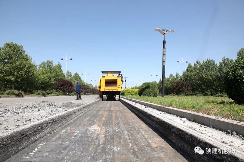 191647653907171377.jpeg 銑刨機(jī)2000.png